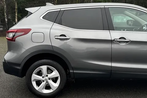 DV70VDL Nissan Qashqai 1.3 DiG-T 160 Acenta Premium 5dr DCT Thumbnail #31