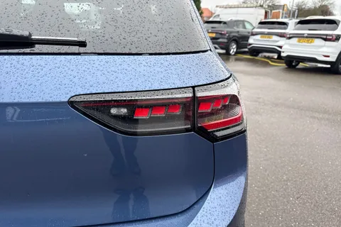  Volkswagen Golf 1.5 TSI Black Edition Euro 6 (s/s) 5dr Thumbnail #29