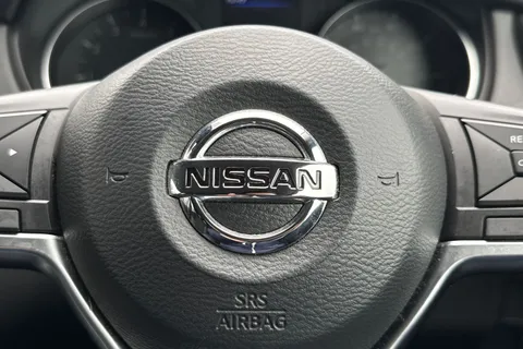 DV70VDL Nissan Qashqai 1.3 DiG-T 160 Acenta Premium 5dr DCT Thumbnail #37