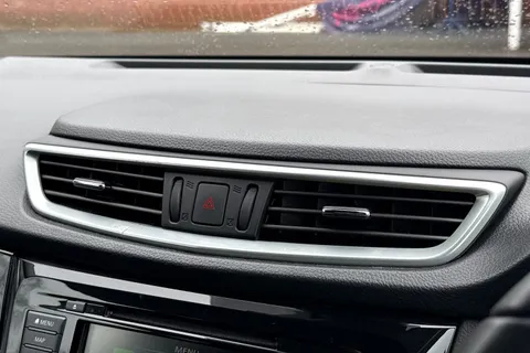 DV70VDL Nissan Qashqai 1.3 DiG-T 160 Acenta Premium 5dr DCT Thumbnail #41