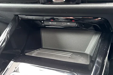  Volkswagen Golf 1.5 TSI Black Edition Euro 6 (s/s) 5dr Thumbnail #39