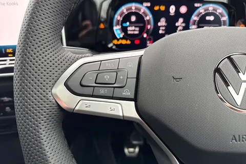  Volkswagen Golf 1.5 TSI Black Edition Euro 6 (s/s) 5dr Thumbnail #43