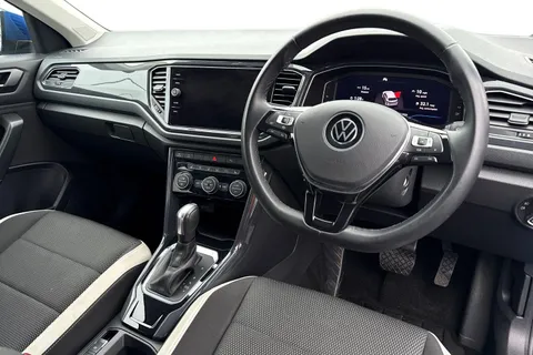 18 of 54 for Volkswagen T-Roc 1.5 TSI EVO SEL DSG Euro 6 (s/s) 5dr