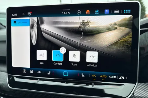  Volkswagen Golf 1.5 TSI Black Edition Euro 6 (s/s) 5dr Thumbnail #48