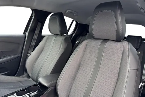 EK22LWH PEUGEOT e-208 50kWh Allure Premium Auto 5dr (7kW Charger) Thumbnail #16