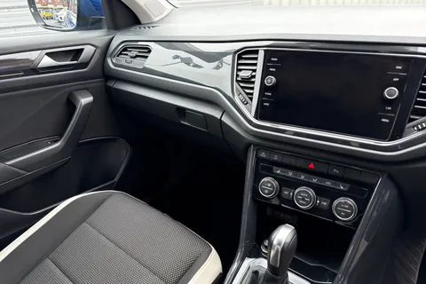 20 of 54 for Volkswagen T-Roc 1.5 TSI EVO SEL DSG Euro 6 (s/s) 5dr