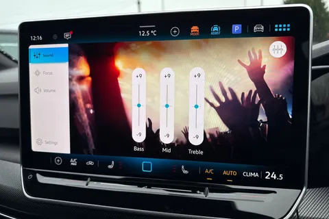  Volkswagen Golf 1.5 TSI Black Edition Euro 6 (s/s) 5dr Thumbnail #54