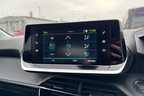 EK22LWH PEUGEOT e-208 50kWh Allure Premium Auto 5dr (7kW Charger) Thumbnail #22