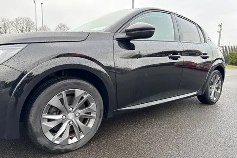 EK22LWH PEUGEOT e-208 50kWh Allure Premium Auto 5dr (7kW Charger) Thumbnail #30