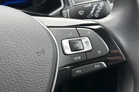 37 of 54 for Volkswagen T-Roc 1.5 TSI EVO SEL DSG Euro 6 (s/s) 5dr