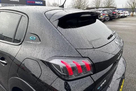 EK22LWH PEUGEOT e-208 50kWh Allure Premium Auto 5dr (7kW Charger) Thumbnail #33