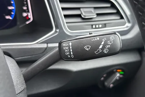 39 of 54 for Volkswagen T-Roc 1.5 TSI EVO SEL DSG Euro 6 (s/s) 5dr