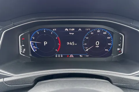 41 of 54 for Volkswagen T-Roc 1.5 TSI EVO SEL DSG Euro 6 (s/s) 5dr