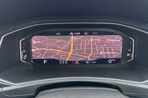 42 of 54 for Volkswagen T-Roc 1.5 TSI EVO SEL DSG Euro 6 (s/s) 5dr