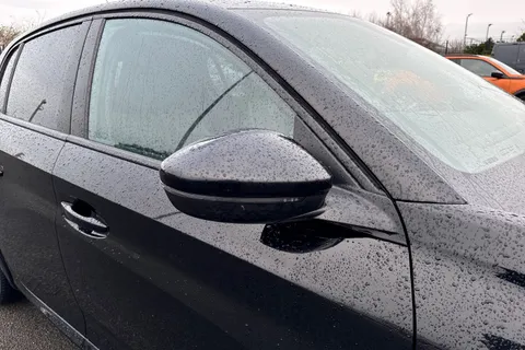 EK22LWH PEUGEOT e-208 50kWh Allure Premium Auto 5dr (7kW Charger) Thumbnail #38