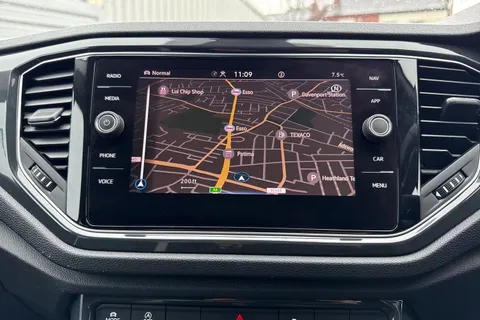 43 of 54 for Volkswagen T-Roc 1.5 TSI EVO SEL DSG Euro 6 (s/s) 5dr