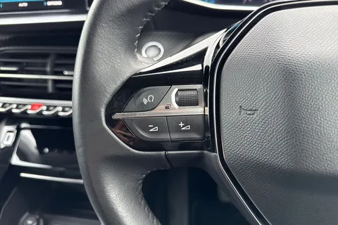 EK22LWH PEUGEOT e-208 50kWh Allure Premium Auto 5dr (7kW Charger) Thumbnail #40