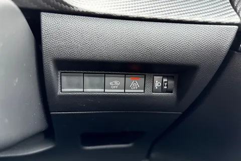 EK22LWH PEUGEOT e-208 50kWh Allure Premium Auto 5dr (7kW Charger) Thumbnail #43