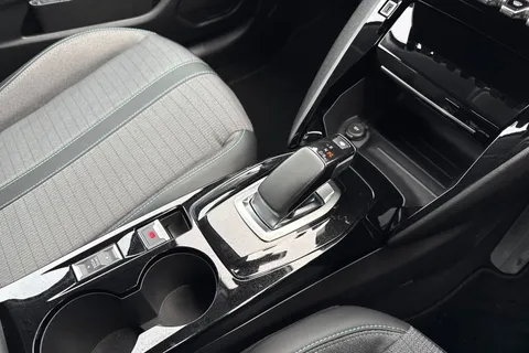 EK22LWH PEUGEOT e-208 50kWh Allure Premium Auto 5dr (7kW Charger) Thumbnail #59