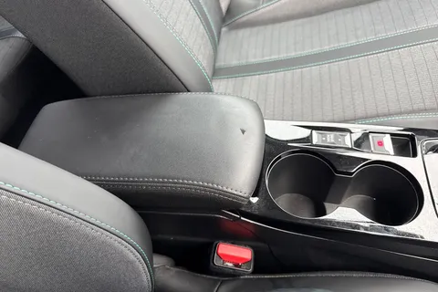 EK22LWH PEUGEOT e-208 50kWh Allure Premium Auto 5dr (7kW Charger) Thumbnail #60