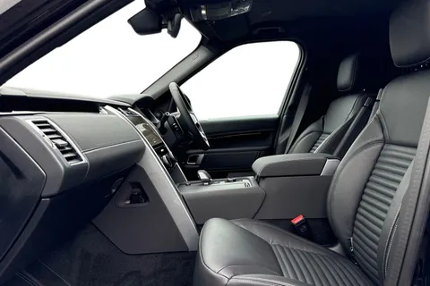 3 of 50 for Land Rover Discovery 3.0 D350 SE Commercial