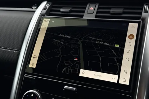 11 of 50 for Land Rover Discovery 3.0 D350 SE Commercial