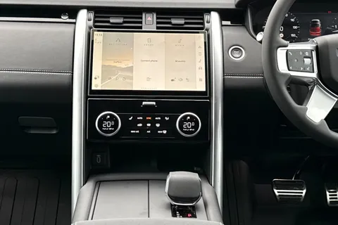 14 of 50 for Land Rover Discovery 3.0 D350 SE Commercial