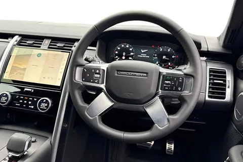 15 of 50 for Land Rover Discovery 3.0 D350 SE Commercial