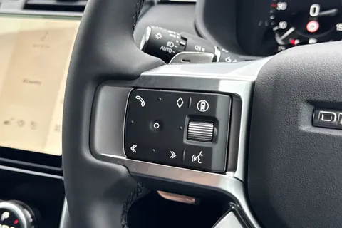 32 of 50 for Land Rover Discovery 3.0 D350 SE Commercial