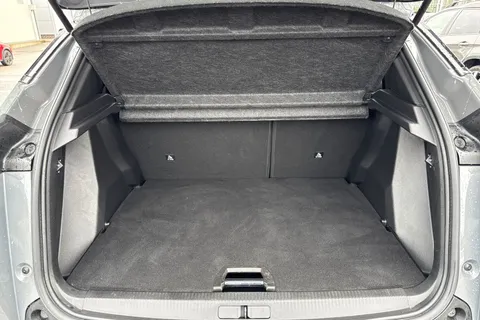 RE24WZG PEUGEOT e-2008 50kWh Allure Auto 5dr (7kW Charger) Thumbnail #7