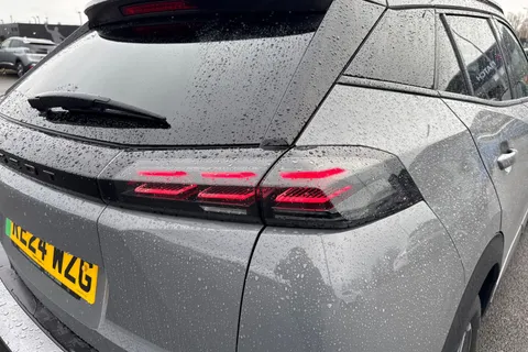 RE24WZG PEUGEOT e-2008 50kWh Allure Auto 5dr (7kW Charger) Thumbnail #8