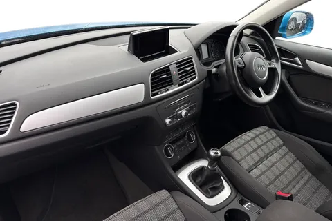 OY17XPN Audi Q3 2.0 TDI SE 5dr Thumbnail #9