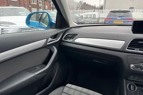 OY17XPN Audi Q3 2.0 TDI SE 5dr Thumbnail #15