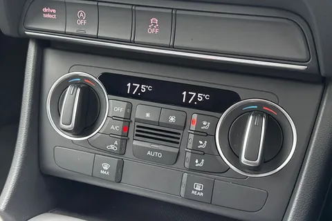 OY17XPN Audi Q3 2.0 TDI SE 5dr Thumbnail #19