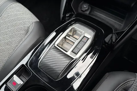 RE24WZG PEUGEOT e-2008 50kWh Allure Auto 5dr (7kW Charger) Thumbnail #23