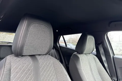 RE24WZG PEUGEOT e-2008 50kWh Allure Auto 5dr (7kW Charger) Thumbnail #24