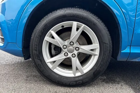 OY17XPN Audi Q3 2.0 TDI SE 5dr Thumbnail #24