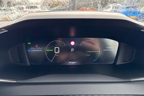 RE24WZG PEUGEOT e-2008 50kWh Allure Auto 5dr (7kW Charger) Thumbnail #27