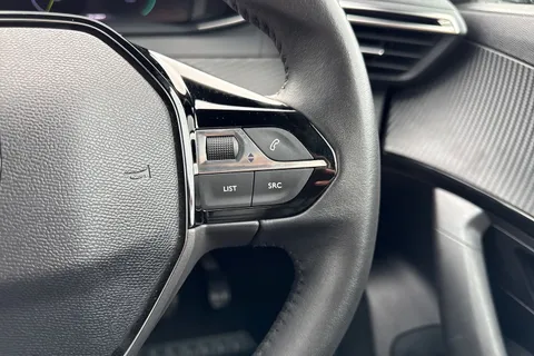 RE24WZG PEUGEOT e-2008 50kWh Allure Auto 5dr (7kW Charger) Thumbnail #29