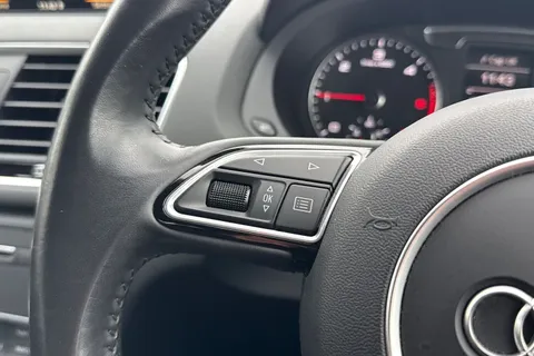 OY17XPN Audi Q3 2.0 TDI SE 5dr Thumbnail #33