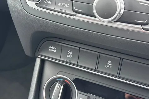 OY17XPN Audi Q3 2.0 TDI SE 5dr Thumbnail #40