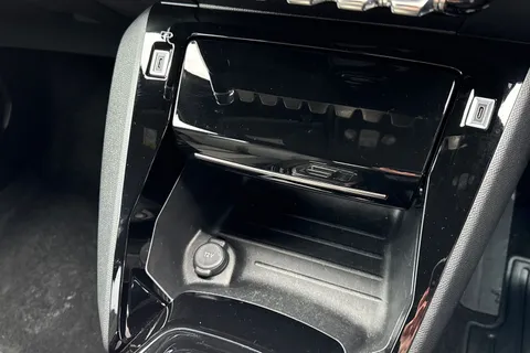 RE24WZG PEUGEOT e-2008 50kWh Allure Auto 5dr (7kW Charger) Thumbnail #45