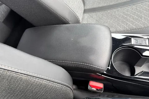 RE24WZG PEUGEOT e-2008 50kWh Allure Auto 5dr (7kW Charger) Thumbnail #48