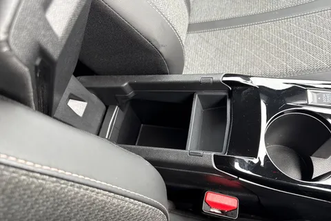 RE24WZG PEUGEOT e-2008 50kWh Allure Auto 5dr (7kW Charger) Thumbnail #49