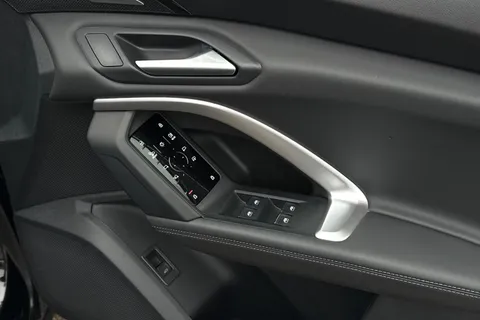  Audi Q5 2.0 TDI Sport S Tronic quattro Euro 6 (s/s) 5dr Thumbnail #21