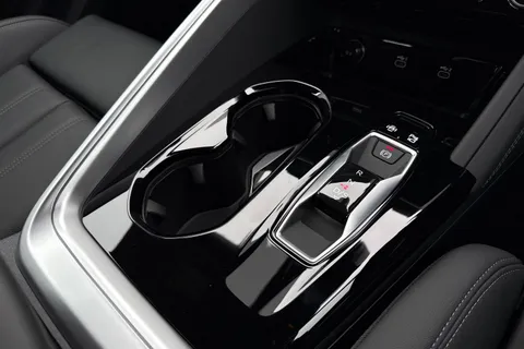  Audi Q5 2.0 TDI Sport S Tronic quattro Euro 6 (s/s) 5dr Thumbnail #23