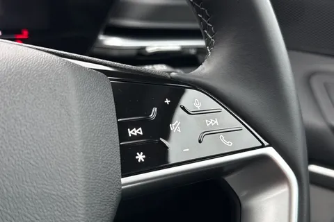  Audi Q5 2.0 TDI Sport S Tronic quattro Euro 6 (s/s) 5dr Thumbnail #35