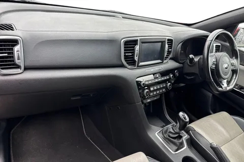 16 of 54 for KIA SPORTAGE 1.7 CRDi ISG GT-Line 5dr