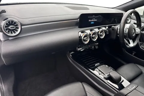 LO70VYN Mercedes-Benz Cla Class 1.3 CLA180 AMG Line (Premium Plus 2) Coupe 7G-DCT Euro 6 (s/s) 4dr Thumbnail #16