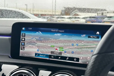 LO70VYN Mercedes-Benz Cla Class 1.3 CLA180 AMG Line (Premium Plus 2) Coupe 7G-DCT Euro 6 (s/s) 4dr Thumbnail #18